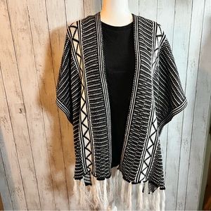 Francescas black and white womens wrap